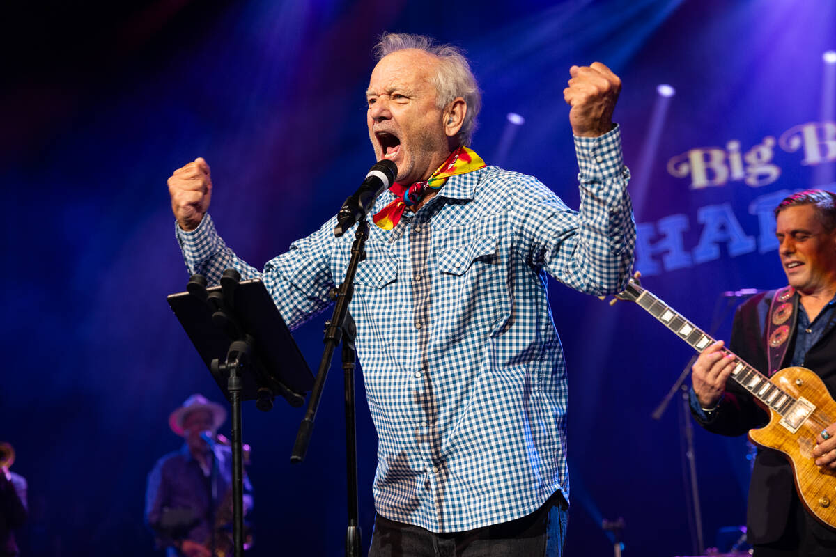 Bill Murray shows up, sings and slays at Las Vegas blues event