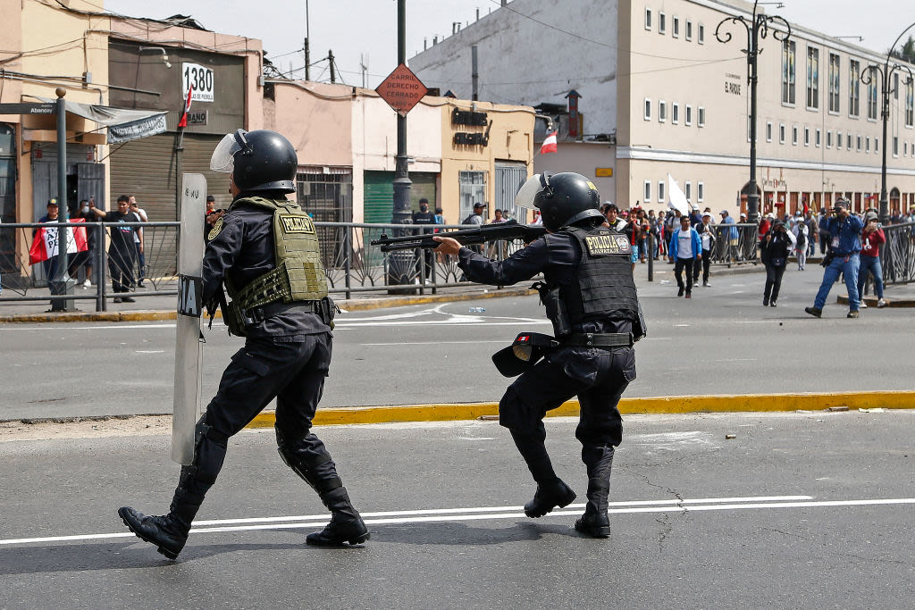Peru: Killings and injuries in protests could implicate president and chain of command as criminally responsible