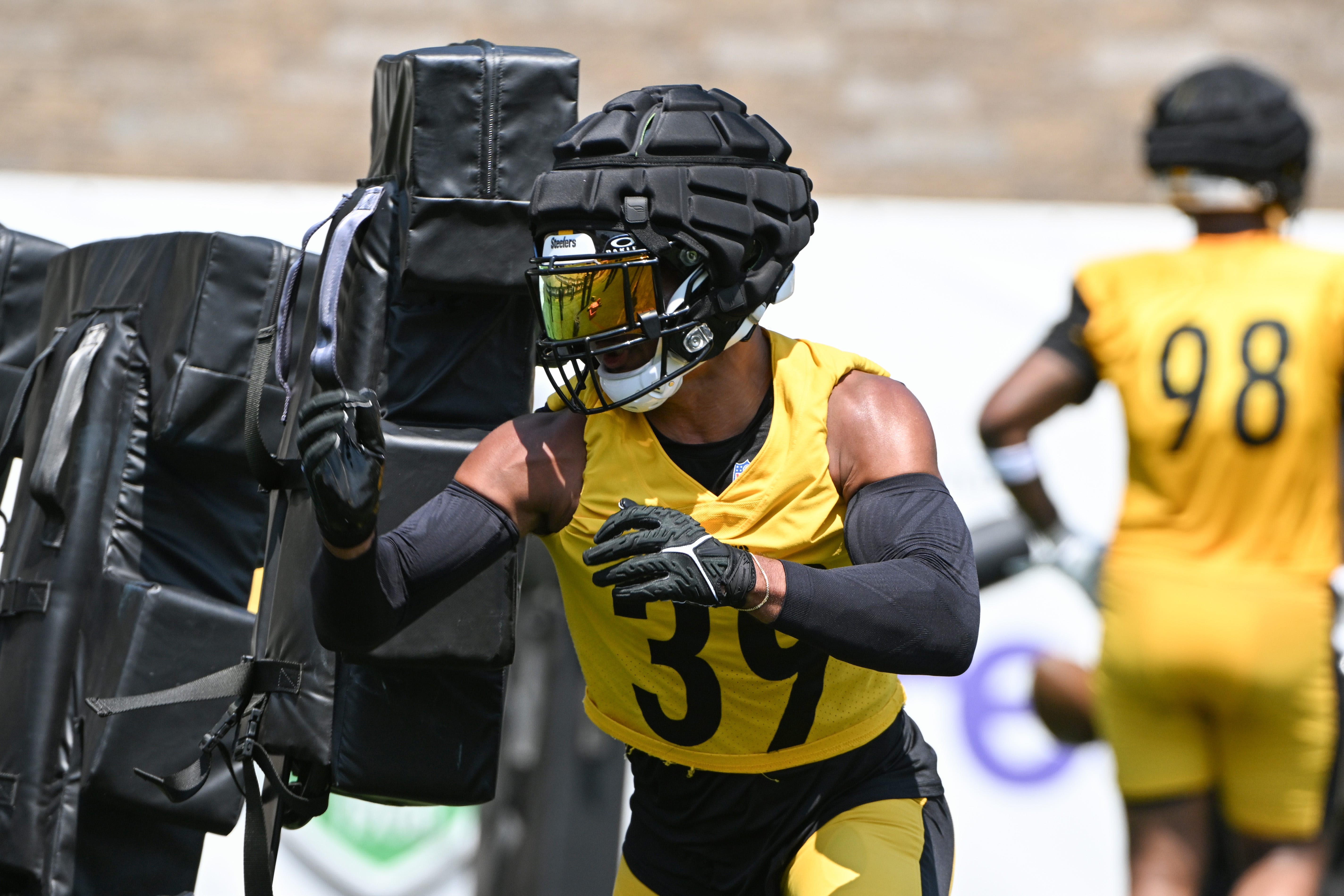 Steelers S Minkah Fitzpatrick on extra training camp rest: 'Just year 7, got a lot of miles'