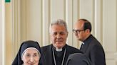 El falso obispo sigue con las clarisas y ve "ilegal" la toma de control de los conventos