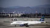 Un juez federal de EE.UU. bloquea la fusión de JetBlue con Spirit Airlines