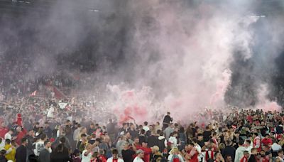 Southampton reach play-off final – but pitch invasion prevents lap of honour