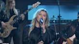 Kelly Clarkson Channels Duran Duran for Anything But ‘Ordinary’ Kellyoke Cover