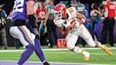 Chiefs’ Travis Kelce catches touchdown pass after returning from injury at Minnesota