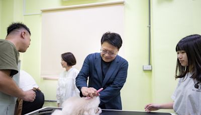 陪賴清德認養「斑斑」 潘孟安：讓台灣成動物友善國家