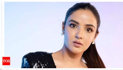 Jasmine Bhasin: My vision is back and I can now carry on with my daily routine | - Times of India