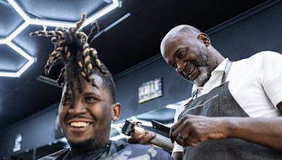 Former Gamecock basketball player uses NIL money for dad to open barber shop in Charlotte