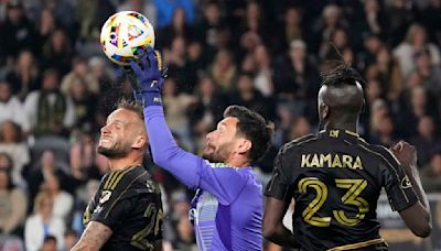 Bouanga, LAFC beat Dallas 1-0, extend win streak to 5 games -- all shutouts