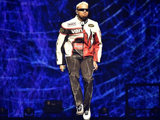 Chris Brown left dangling mid-air as gig stunt goes wrong