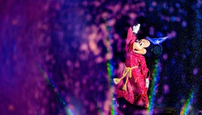 Old school ‘Fantasmic’ returns to Disneyland with massive crowds