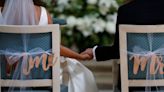 Couple recreate school photo on wedding day and it's melting everyone's hearts