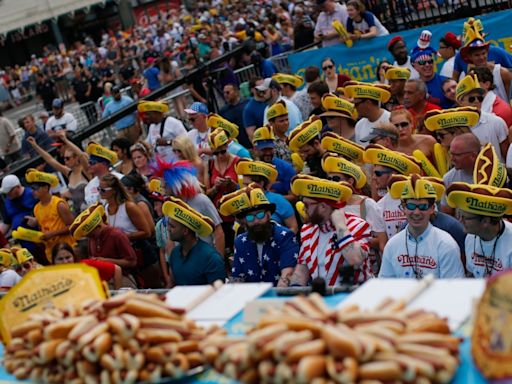 Así nació la tradición de comer hot dogs el 4 de julio en Estados Unidos