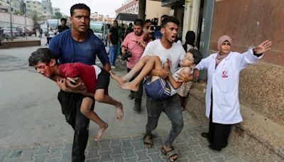 Situation inside Gaza hospital has reached the breaking point, says Canadian aid worker | CBC News