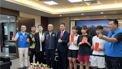 苗縣3溜冰運動員、1教練入選國家隊 鍾東錦、正副議長接見表揚 - 寶島