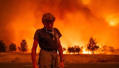 Clima fresco ayuda a combatir megaincendio en California