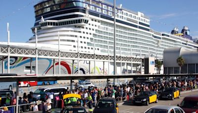 El ayuntamiento de Barcelona negocia con el Puerto de la ciudad condal para limitar los cruceros que llegan a la capital catalana