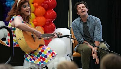 'Love wins:' Miss Amie Vanité, Jonathan Groff join together for sold out Drag Queen Story Hour