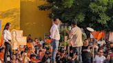 VIDEO | Así llega Máynez a la Plaza de Aranzazu