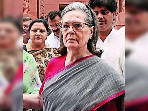 Phone call with Sonia likely led Hemant to change mind | Ranchi News - Times of India