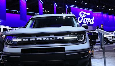 Ford shares post worst day since 2008, leading autos rout after company's disappointing earnings