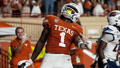 Coaches Poll top 25: Texas jumps Ohio State, Texas A&M reenters college football rankings