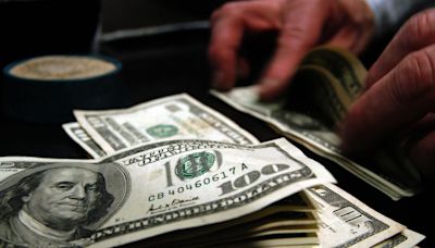 El dólar cae a la espera de las señales del Banco Central e ignora la presiones externas - La Tercera