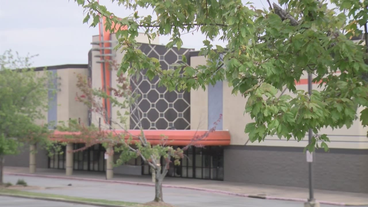 Locals react to planned movie theater at Breckenridge Village in Little Rock