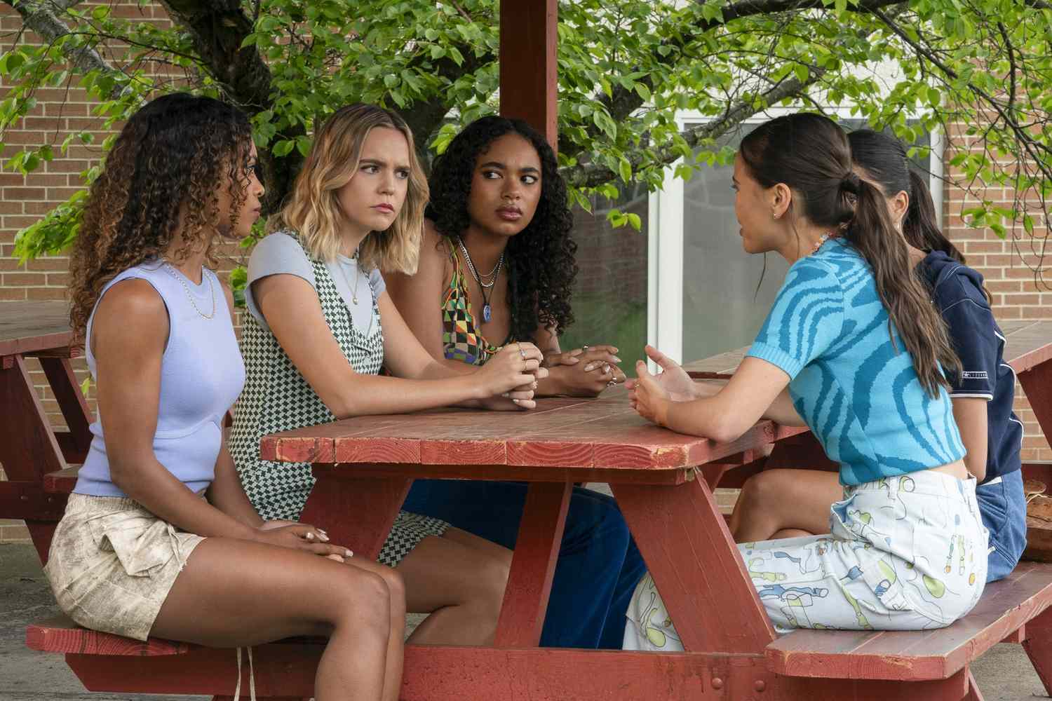 'Pretty Little Liars: Summer School' bosses preview more horror, less 'A' in season 2