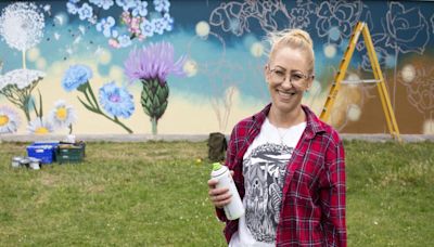 Artist brings life to Abergavenny park corner with new mural