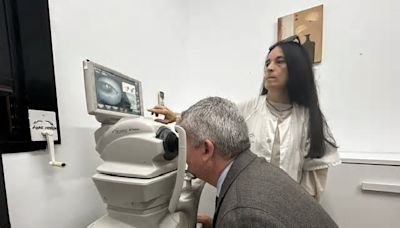 Juan de la Cruz Belmonte visita el centro de salud de Laujar de Andarax