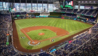 Los Marlins y la Liga de Béisbol dominicana firman acuerdo para celebrar partidos en Miami