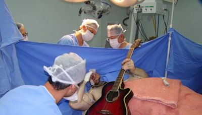 Morre em Santa Catarina neurocirurgião referência internacional que operou paciente cantando e tocando violão