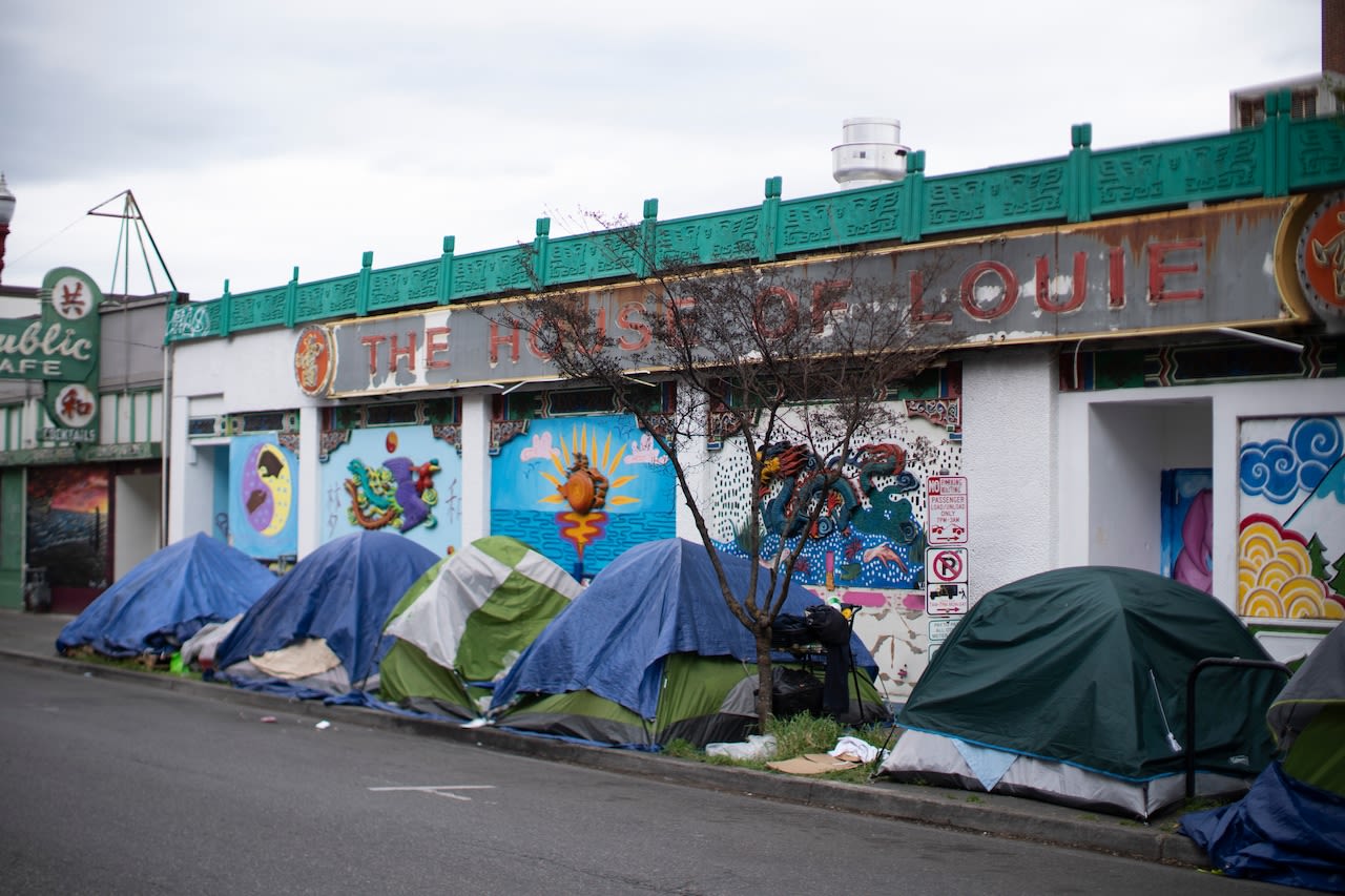 Multnomah County will pause purchasing of tarps and tents