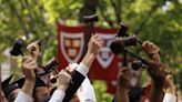 Grupos latinos denuncian a Harvard por dar preferencia a los hijos de antiguos alumnos