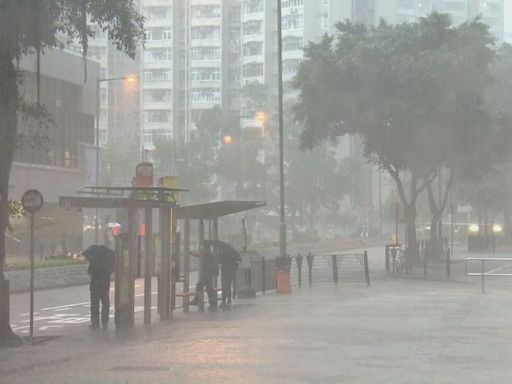 紅雨下將軍澳西貢雨勢特大 渠務署接7宗水浸報告