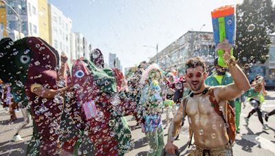 Bay to Breakers race takes over San Francisco's streets