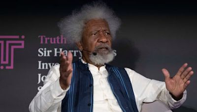 Desde Cuba felicitan a nonagenario escritor nigeriano Wole Soyinka - Noticias Prensa Latina