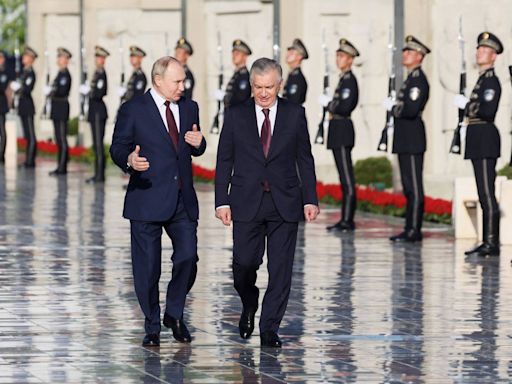 Putin defende que Parlamento da Ucrânia tire Zelenski do poder