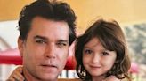 La hija del desaparecido Ray Liotta homenajea a su padre mostrando sus imágenes más tiernas