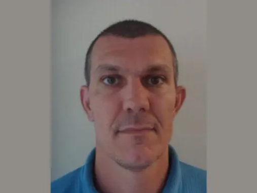 Gary Rootham: Manhunt for prisoner on the run as police warn public not to approach him