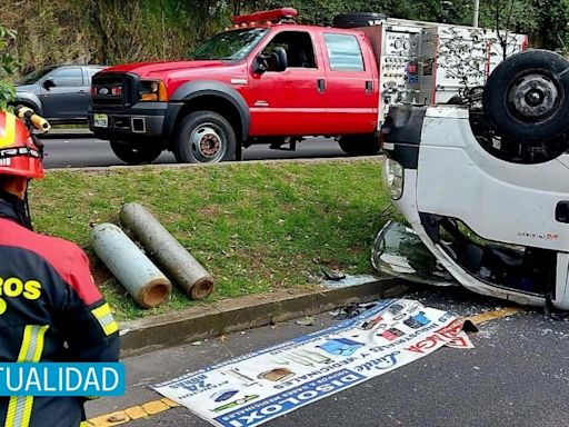 Heridos y congestión vehicular deja un siniestro de tránsito en la av. Simón Bolívar este 4 de julio