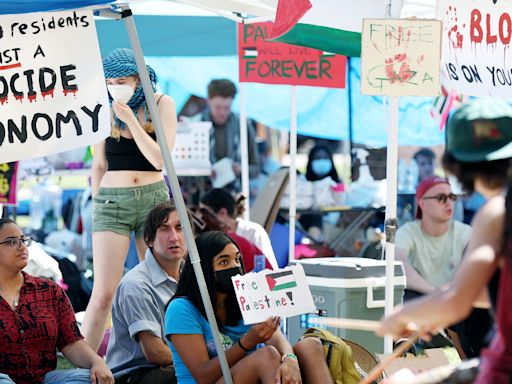 University of Arizona departments criticize school's police response to protesters