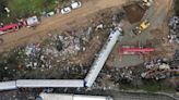 Entregan cuerpos recuperados en choque de trenes en Grecia