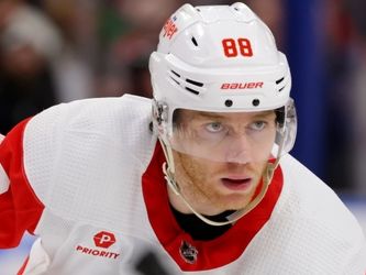 Rangers ‘very interested’ in reunion with Patrick Kane: report