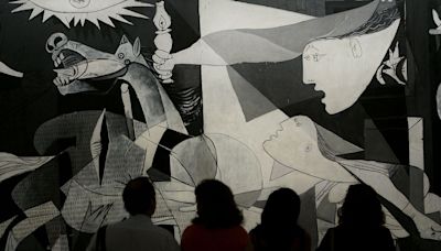 Un artista italiano intenta recrear el 'Guernica' en menos de 15 días