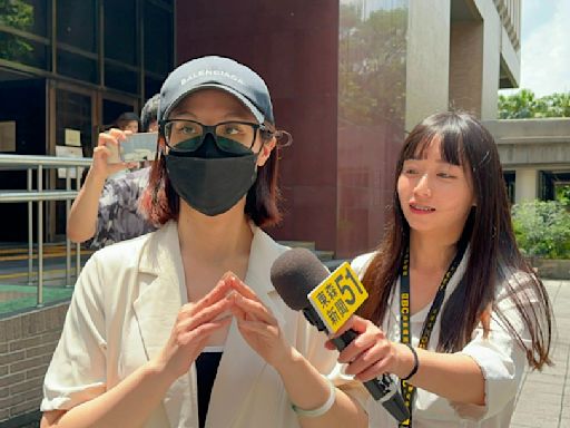 俏女警「賓利姐」詐1079元加班費判8月 她哽咽求輕判：我受的教訓很大