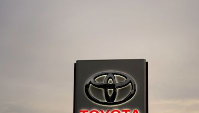 Toyota Buying Back $5.2 Billion in Shares From Banks, Insurers