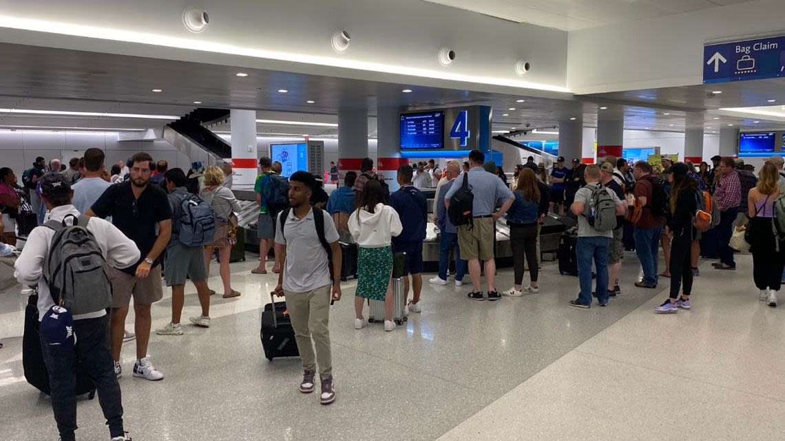 'I don't know what to do' | Passengers frustrated by baggage claim delays at Charlotte airport