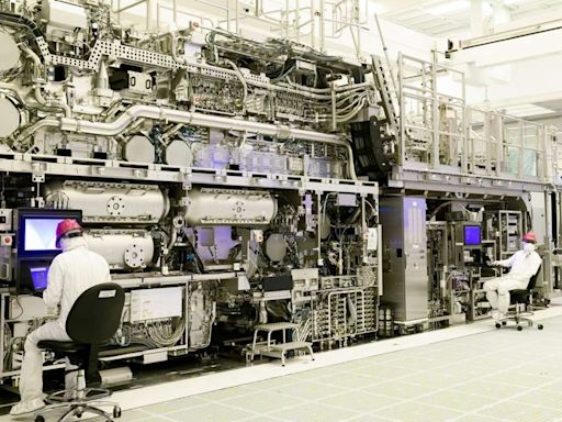 Intel places orders to secure ALL of ASML's High-NA EUV machines built this year