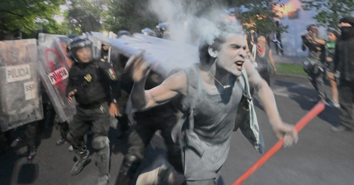 Photos: Clashes erupt at Mexico City protest against Israel’s war on Gaza